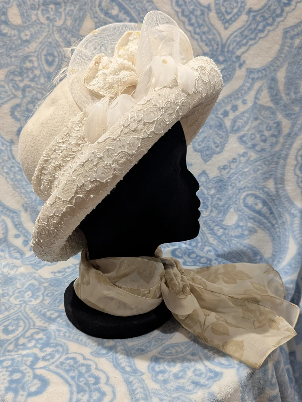 Cream Wool Hat With Lace Trim